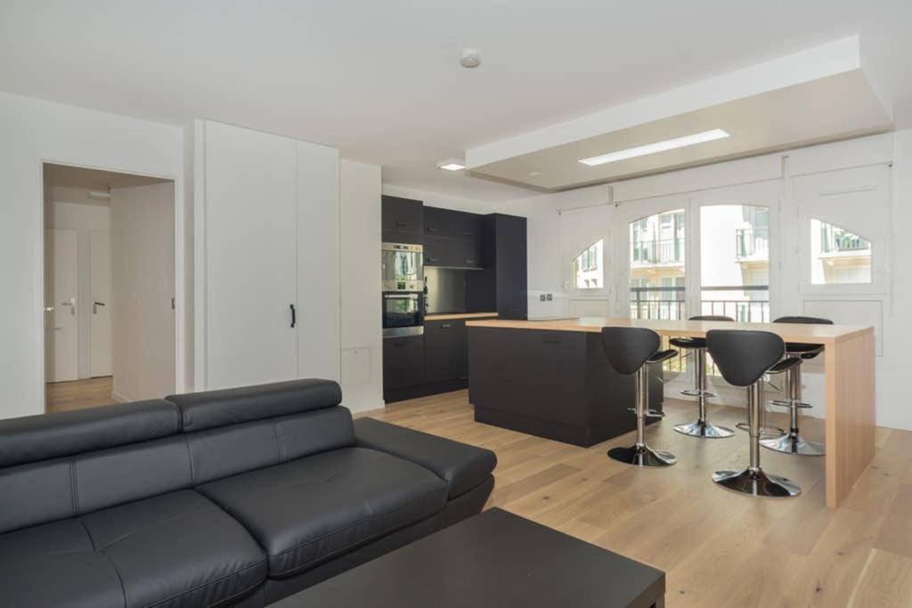 Lovely Apartment Close To A Big Shopping Mall سيري المظهر الخارجي الصورة